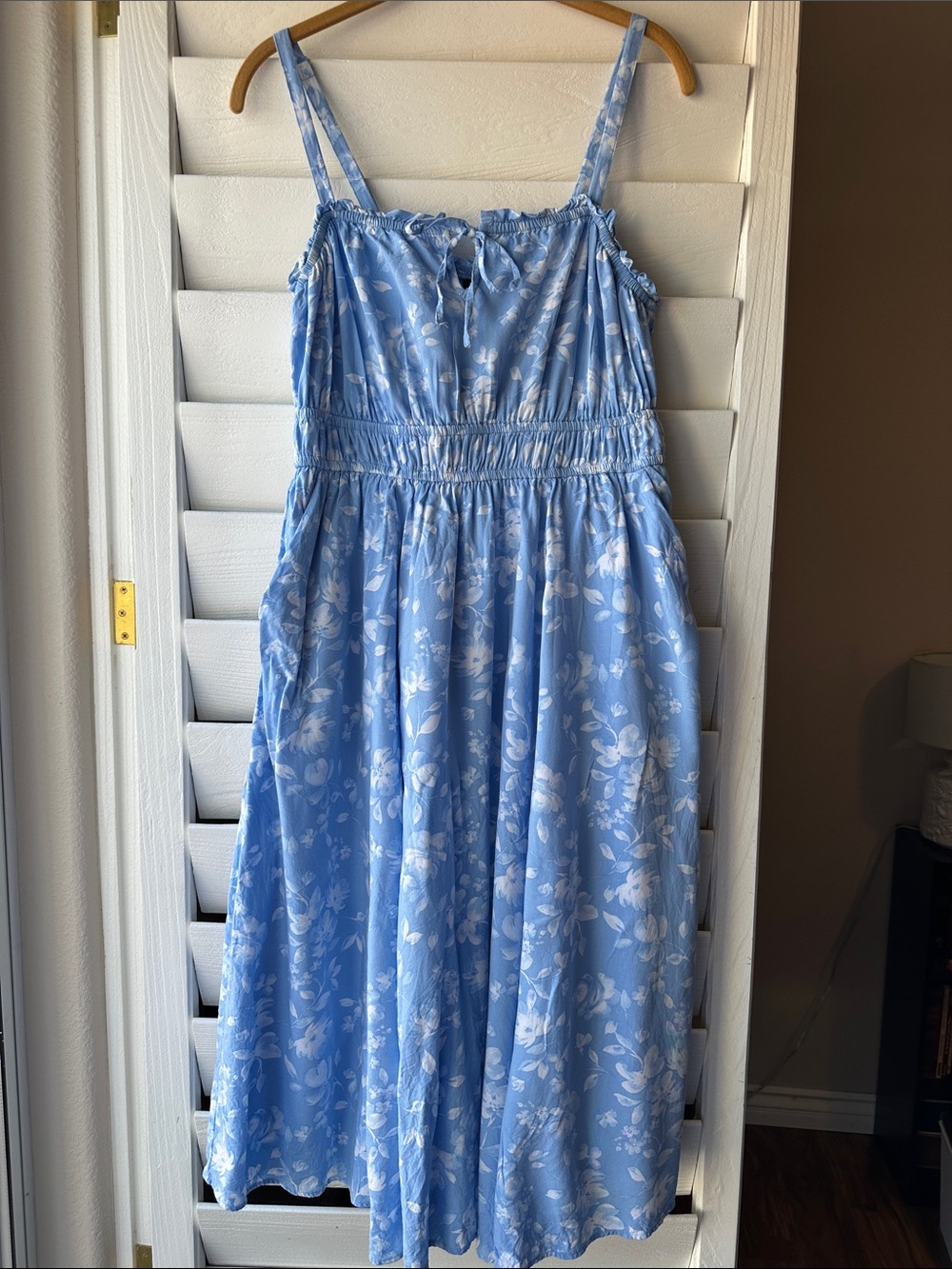 Torrid Floral Full Skirt Waist Defined Smocked Keyhole Dress 00